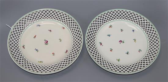 Two 19th century Vienna porcelain plates diameter 25cm
